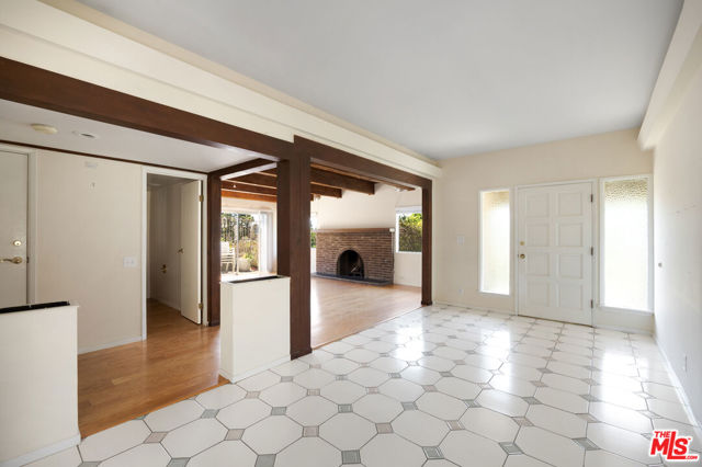 16619 Bienveneda Place photo 6
