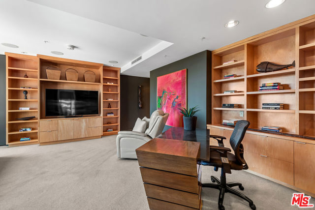 10490 Wilshire Boulevard, Los Angeles CA: https://media.crmls.org/mediaz/bf6b281f-2706-484d-82c3-e3d2c8ed335d.jpg