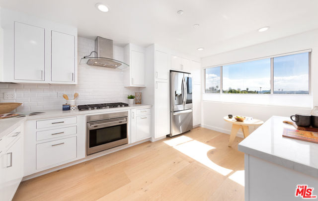 1212 Ocean Park Boulevard, 15 photo 7