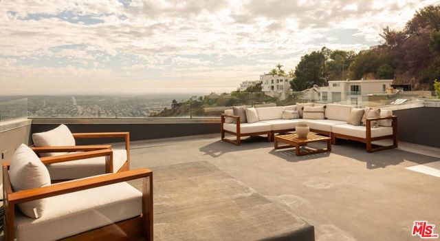 2158 Sunset Plaza Drive, Los Angeles CA: https://media.crmls.org/mediaz/bf6baee3-6121-43aa-82a3-45c8d14257b4.jpg