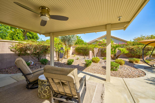 78680 Postbridge Circle, Palm Desert CA: https://media.crmls.org/mediaz/bf6c4b2b-8f08-4d8e-8ec2-ce88c5d6b3ac.jpg