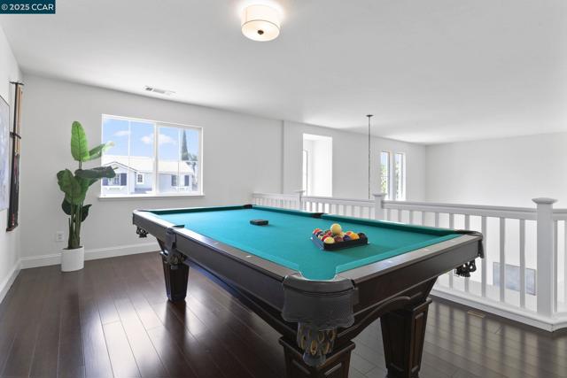 631 Summerwood Dr, Brentwood CA: https://media.crmls.org/mediaz/bf6c77cb-d186-4bc7-bb3e-672359389cfe.jpg