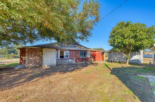 1051 San Miguel Cyn Road, Royal Oaks CA: https://media.crmls.org/mediaz/bf6d525e-bba2-4005-93f9-e4c587f5c9f8.jpg