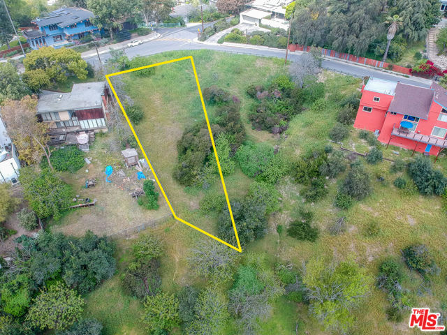 4022 San Rafael Avenue, Los Angeles CA: https://media.crmls.org/mediaz/bf6d88d1-ae95-4551-9504-4c06399fdae9.jpg