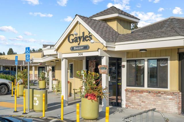 720 Gilroy Drive, Capitola CA: https://media.crmls.org/mediaz/bf6e4e2b-8a0a-474b-903c-078a0390c4e6.jpg