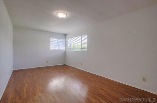 349 351 G Avenue, Coronado CA: https://media.crmls.org/mediaz/bf6f3fd4-6831-4fea-9cbb-f0bcc398aab8.jpg