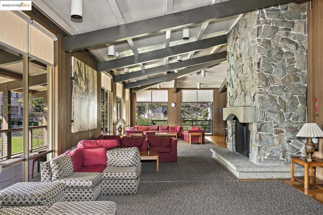 2 Commodore DR, Emeryville CA: https://media.crmls.org/mediaz/bf6f56e0-dff0-458d-a6df-6d703d0a1699.jpg