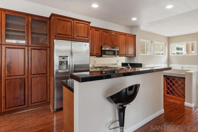 12674 Carmel Country Rd, San Diego CA: https://media.crmls.org/mediaz/bf6f57b0-b094-4c23-8fd5-4e764fab6ef8.jpg