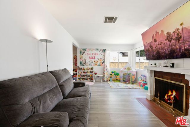 18741 Covello Street, Reseda CA: https://media.crmls.org/mediaz/bf6f7f4a-4ec9-4483-a2fc-625663d3302f.jpg