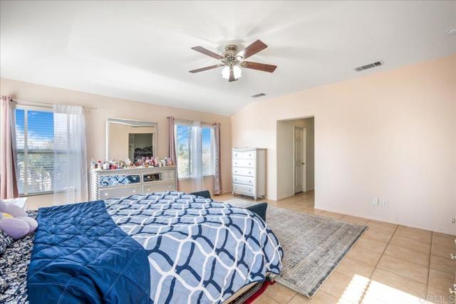 44364 Kingston Drive, Temecula CA: https://media.crmls.org/mediaz/bf6f80d3-0d5d-4a0c-89c0-442c9d028614.jpg