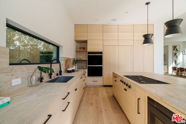 819 N Ogden Drive, Los Angeles CA: https://media.crmls.org/mediaz/bf6fbdf2-f22e-42ee-ae58-991544d00256.jpg