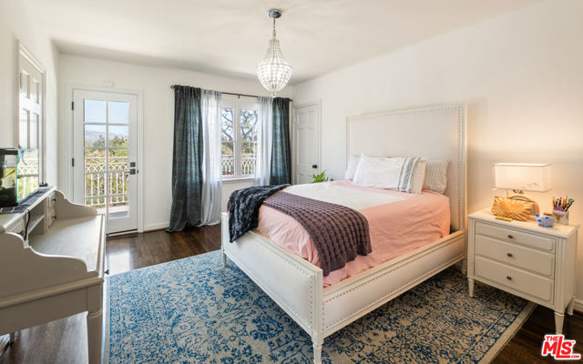 850 Birchwood Drive, Los Angeles CA: https://media.crmls.org/mediaz/bf6fbea7-46b5-422a-a37e-78a541af6fd3.jpg