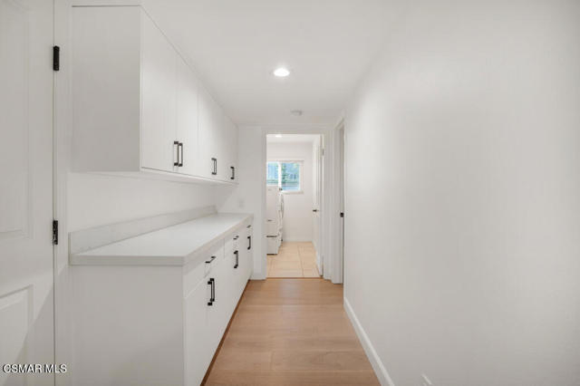 29504 Woodbrook Drive, Agoura Hills CA: https://media.crmls.org/mediaz/bf6fc09c-24a8-4ccd-9a84-d545a16fa2b7.jpg