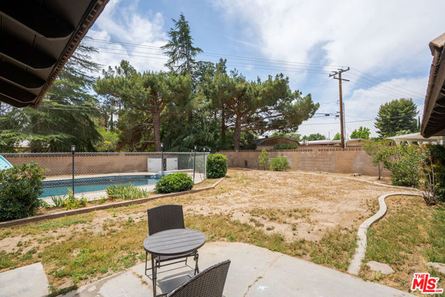 43818 Halcom Avenue, Lancaster CA: https://media.crmls.org/mediaz/bf700081-7dee-4203-b88c-d46ffa91d7a9.jpg