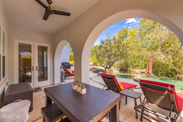 1008 N Country Club Drive, Simi Valley CA: https://media.crmls.org/mediaz/bf7005ba-e955-4536-b55e-5f7e130f0d54.jpg