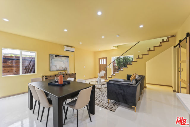 17660 Martha Street, Encino CA: https://media.crmls.org/mediaz/bf701a62-b4d8-4e19-95a7-a54a7e7b63b5.jpg