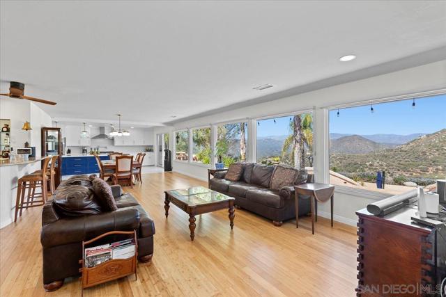 20403 Rancho Villa Rd, Ramona CA: https://media.crmls.org/mediaz/bf70877e-0857-49a1-ba1c-49eab2a8d7fb.jpg