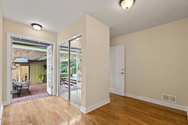 1010 Stoneridge Drive, Pasadena CA: https://media.crmls.org/mediaz/bf70d634-d804-4e77-bcec-d60ddbb00025.jpg