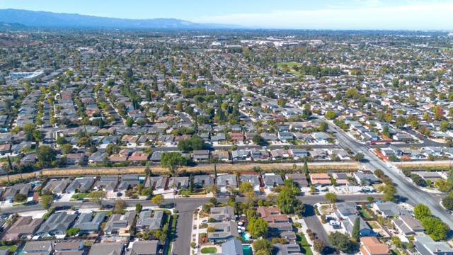 5885 Indian Avenue, San Jose CA: https://media.crmls.org/mediaz/bf713570-0817-44a3-92ad-b2f873fa00ef.jpg