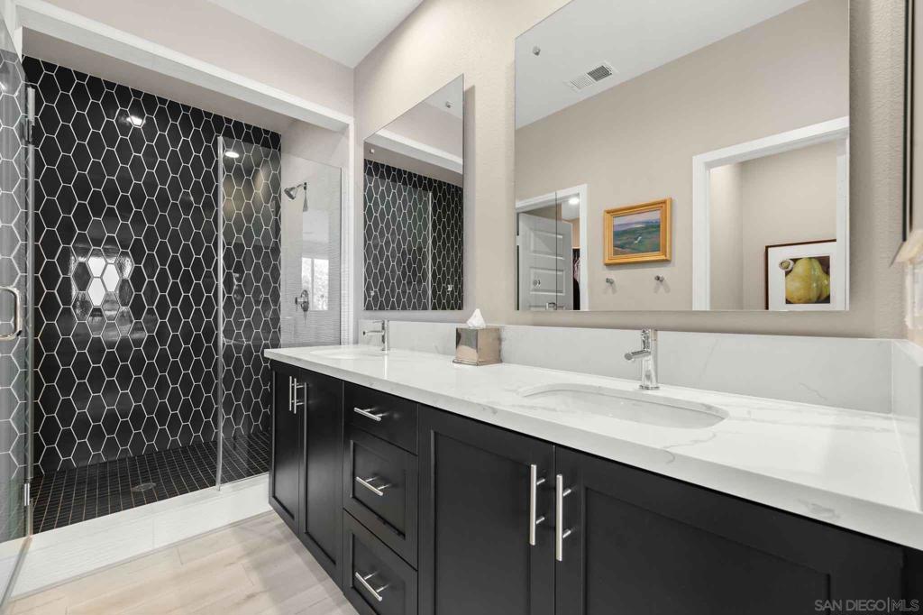 MLS #250028036SD image #16