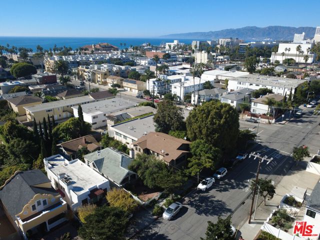 2116 3rd Street, Santa Monica CA: https://media.crmls.org/mediaz/bf71e578-6bb8-4bc5-af74-e3500a7ee6f6.jpg