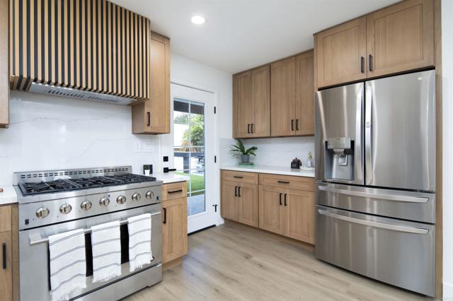 Detail Gallery Image 2 of 43 For 4870 Mount Armour Dr, San Diego,  CA 92111 - 4 Beds | 2 Baths