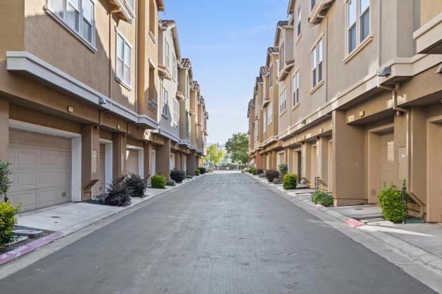 2192 Beech Circle, San Jose CA: https://media.crmls.org/mediaz/bf7258b7-cc5c-4d9d-9e32-c057ef07821d.jpg