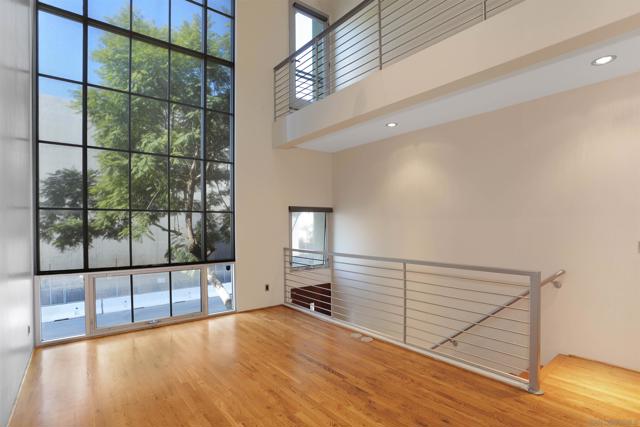 1575 Kettner Blvd, San Diego CA: https://media.crmls.org/mediaz/bf72970c-6f24-4695-8ef2-439c4d4ca315.jpg