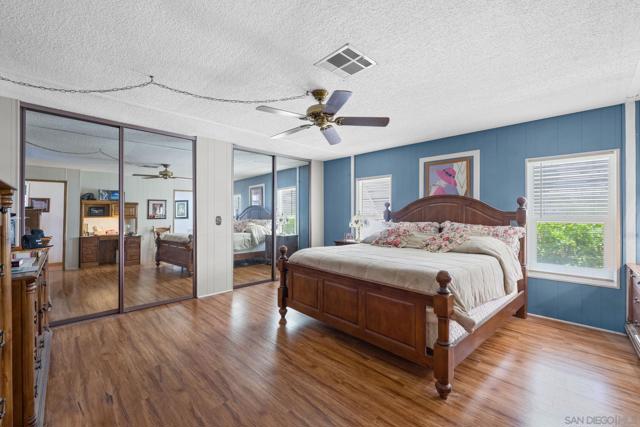 5001 W Florida Avenue, Hemet CA: https://media.crmls.org/mediaz/bf731f43-0431-486b-a34d-06d0c0244414.jpg
