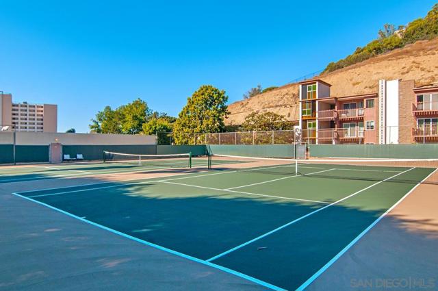 2600 TORRY PINES RD. #B27, La Jolla CA: https://media.crmls.org/mediaz/bf734a25-4a68-4d13-a21e-e5ee16f703c5.jpg