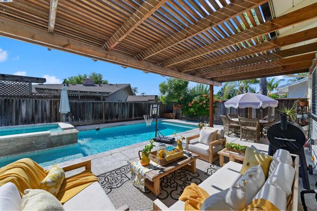 711 Catalina Drive, Livermore CA: https://media.crmls.org/mediaz/bf740a2a-abc4-4afc-a637-bc38cf07768e.jpg