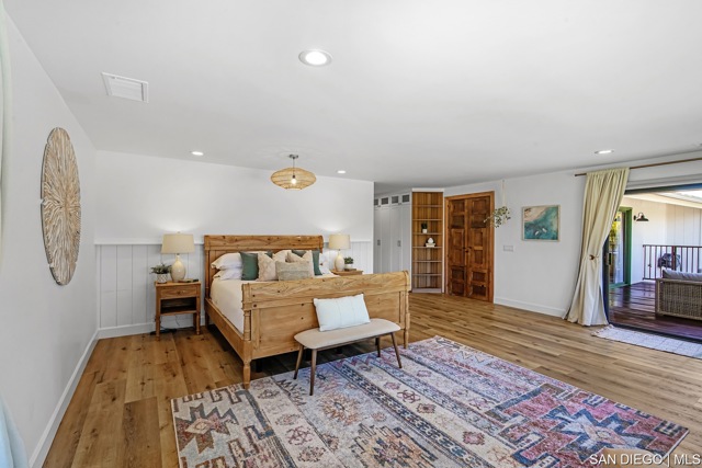 6026 La Granada, Rancho Santa Fe CA: https://media.crmls.org/mediaz/bf752850-e2c9-46fc-8e2e-49321fe15e65.jpg