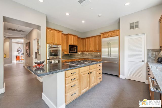 450 E Bogert Trail, Palm Springs CA: https://media.crmls.org/mediaz/bf753b07-9bd7-4987-8f9d-cb1de5eec534.jpg
