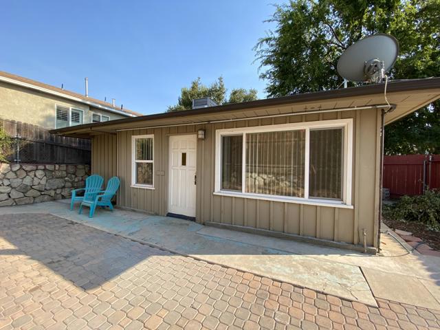 Detail Gallery Image 2 of 12 For 3256 Prospect Ave, Glendale,  CA 91214 - 2 Beds | 1 Baths