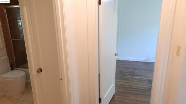 108 Green St, Martinez CA: https://media.crmls.org/mediaz/bf757646-0a22-49fb-a3a2-47f2343fd010.jpg
