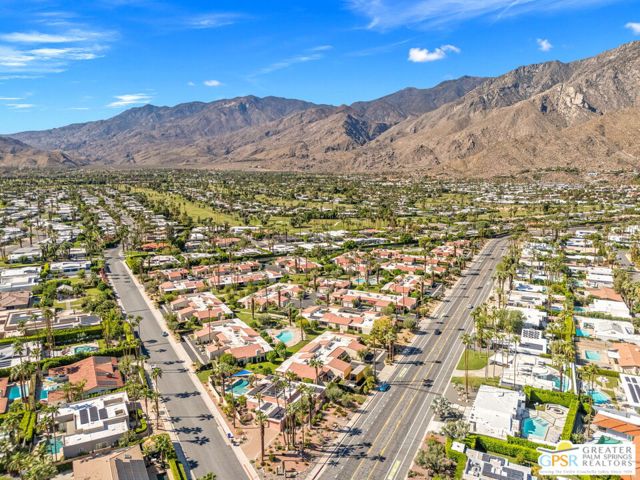 1095 S La Verne Way, Palm Springs CA: https://media.crmls.org/mediaz/bf768639-e639-4883-9593-e7bfcda39184.jpg