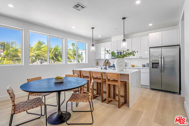 5832 David Avenue, Culver City CA: https://media.crmls.org/mediaz/bf76eda8-7baf-43f5-97aa-7c1b38411098.jpg