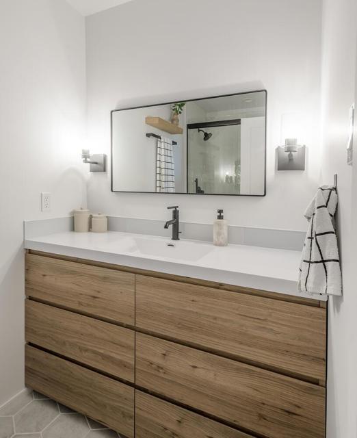 1515 Arc Way, Burlingame CA: https://media.crmls.org/mediaz/bf77b68f-1e49-4913-b08a-07806ff143d8.jpg