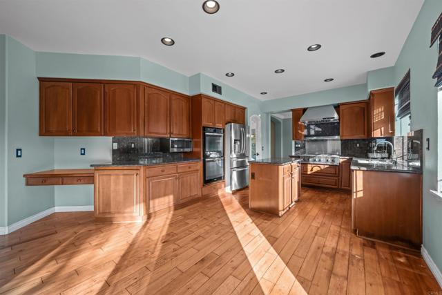 1033 Goldeneye, Carlsbad CA: https://media.crmls.org/mediaz/bf79faa2-e051-443c-a864-d43fd1bef621.jpg
