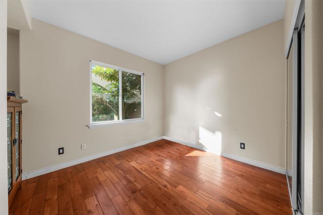 1033 Goldeneye, Carlsbad CA: https://media.crmls.org/mediaz/bf7ab8df-7b49-43e1-94e5-7ef0eda28360.jpg