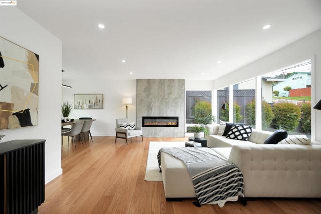 4847 Dunkirk Ave, Oakland CA: https://media.crmls.org/mediaz/bf7ac11f-66ab-474b-8725-967a377375f9.jpg