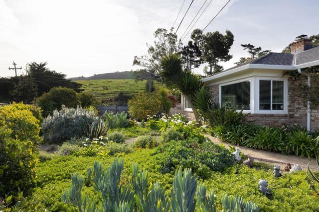 27302 Highway 1, Carmel CA: https://media.crmls.org/mediaz/bf7b3649-4a97-4f19-8e11-4d90fa49d3a2.jpg