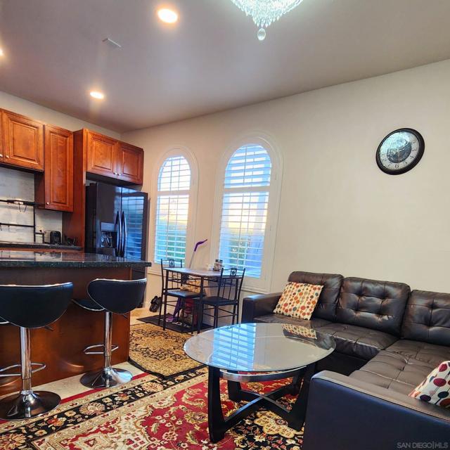 16624 Santa Mariana Ct, San Diego CA: https://media.crmls.org/mediaz/bf7b3f82-c1e5-4ed6-894a-1294746efe1e.jpg