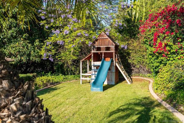 13678 Orchard Gate Road, Poway CA: https://media.crmls.org/mediaz/bf7b7c14-1ed6-41f2-b040-4a67da6eb355.jpg