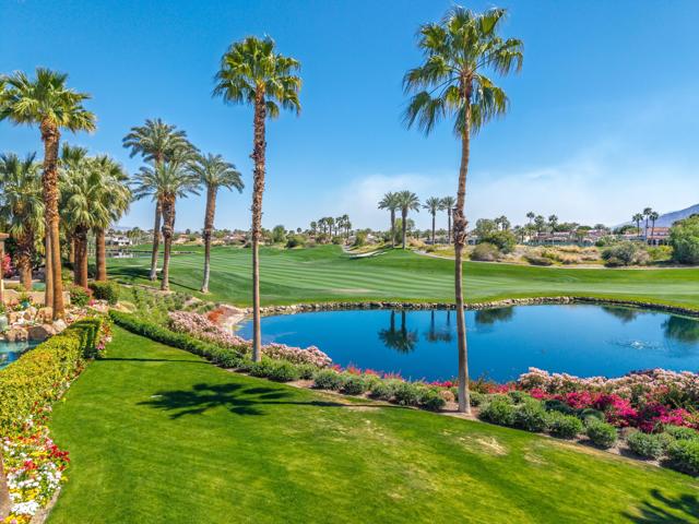 80675 Via Portofino, La Quinta CA: https://media.crmls.org/mediaz/bf7b85e9-0123-4bdb-a334-01e479d57fe2.jpg
