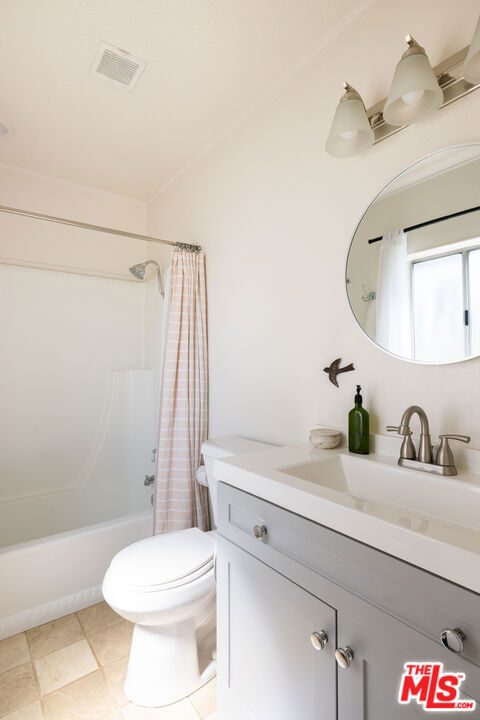 687 E Orange Grove Boulevard, Pasadena CA: https://media.crmls.org/mediaz/bf7ba323-3f1e-4343-9798-6837d1bcda55.jpg