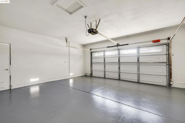 2802 Jones Gate Ct, Pleasanton CA: https://media.crmls.org/mediaz/bf7c598b-f774-4e36-ba7a-ef84df824d6c.jpg