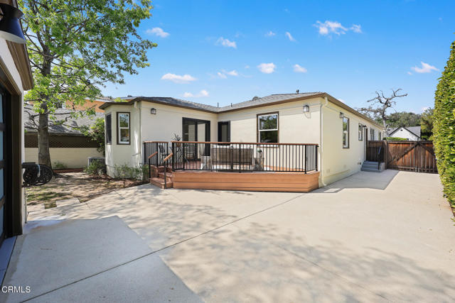 1134 Bella Vista Avenue, Pasadena CA: https://media.crmls.org/mediaz/bf7d1384-bb9c-451e-b076-251a8cfd3f71.jpg