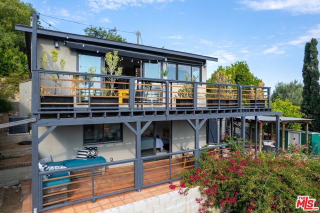 5318 Raber Street, Los Angeles CA: https://media.crmls.org/mediaz/bf7e3222-4c63-4212-9b95-6be5db9cefb3.jpg