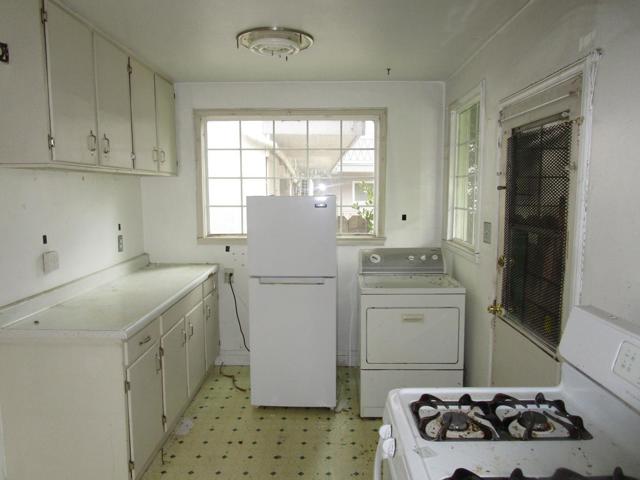 2625 High Street, Oakland CA: https://media.crmls.org/mediaz/bf7e547d-06fa-4233-b178-8475f4f425cc.jpg